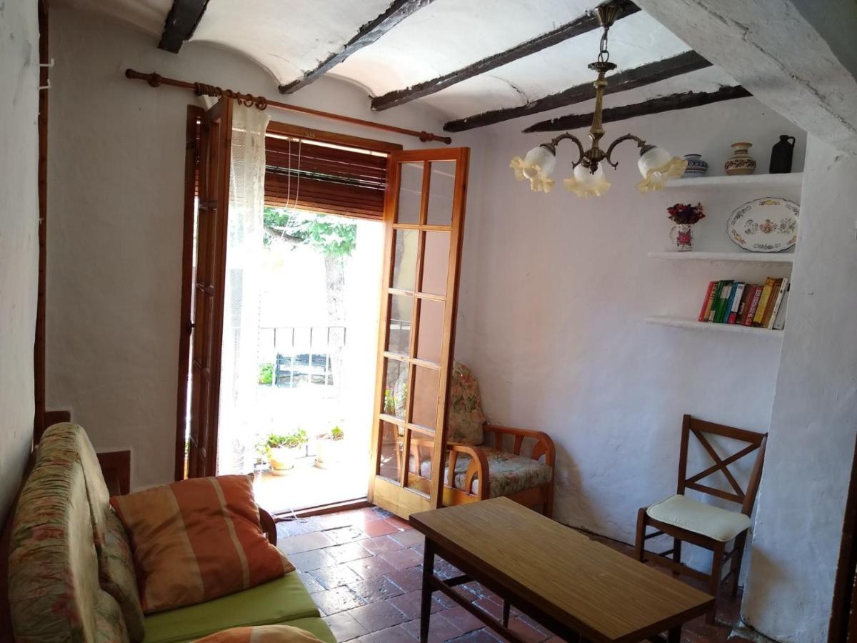 Гостевой дом Casa De Amparo Y Jose Manuel Pavies Экстерьер фото